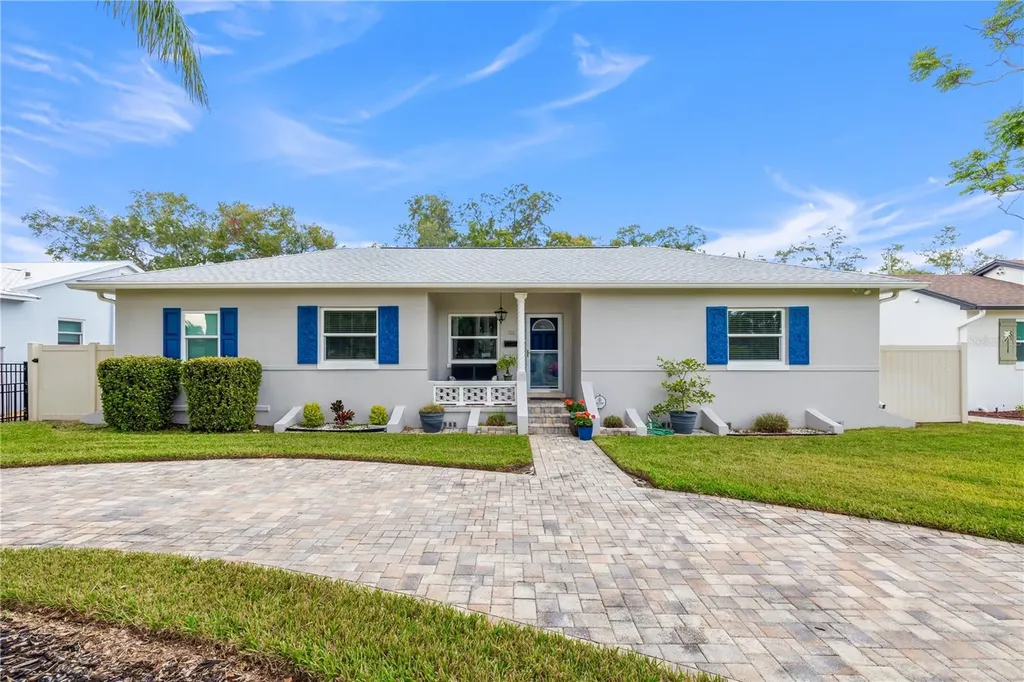 523 34th Avenue NE St Petersburg FL 33704