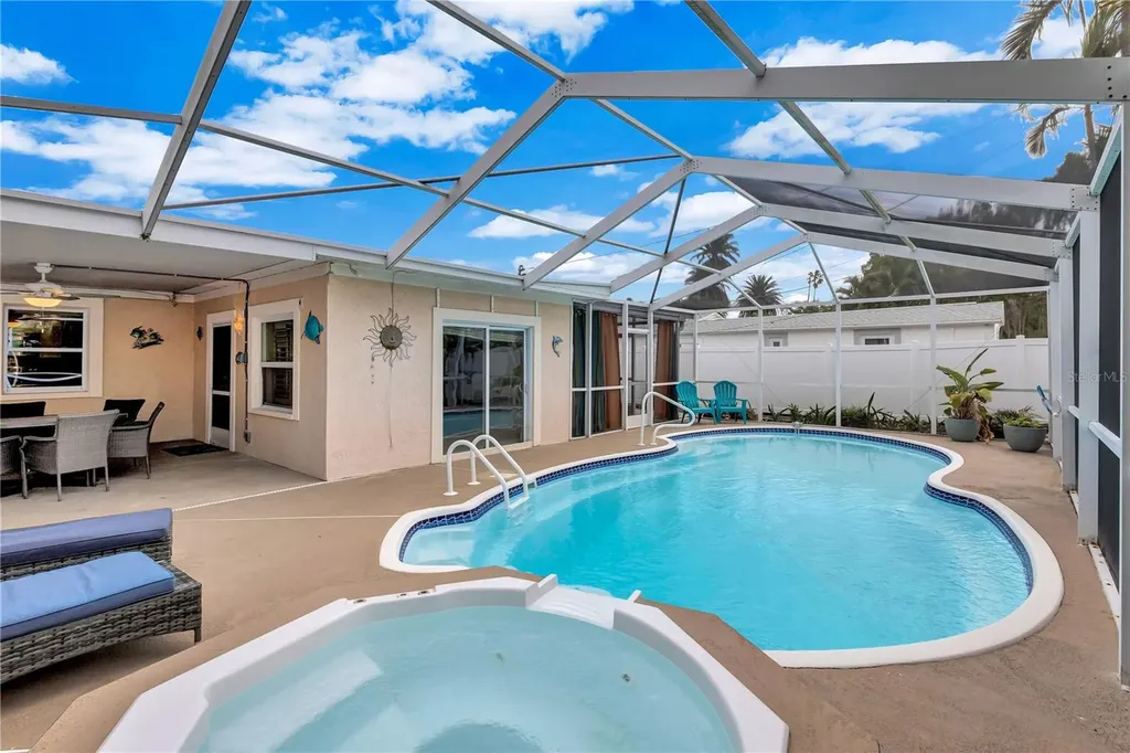 16110 3rd Street E Redington Beach FL 33708