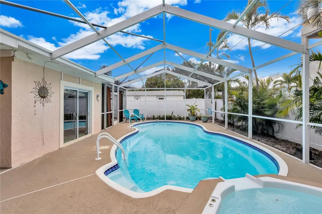16110 3rd Street E Redington Beach FL 33708