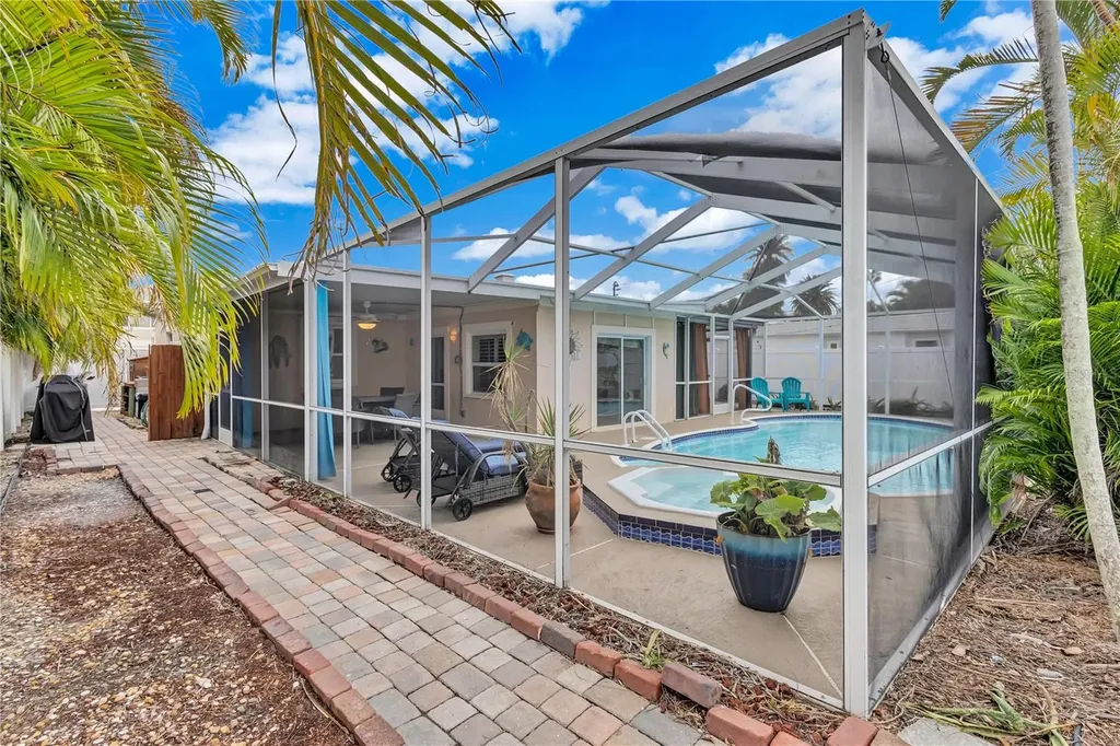 16110 3rd Street E Redington Beach FL 33708
