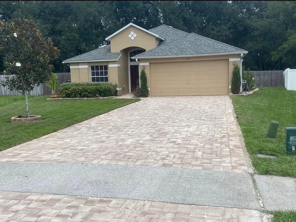 1045 Pineview Court Apopka FL 32712