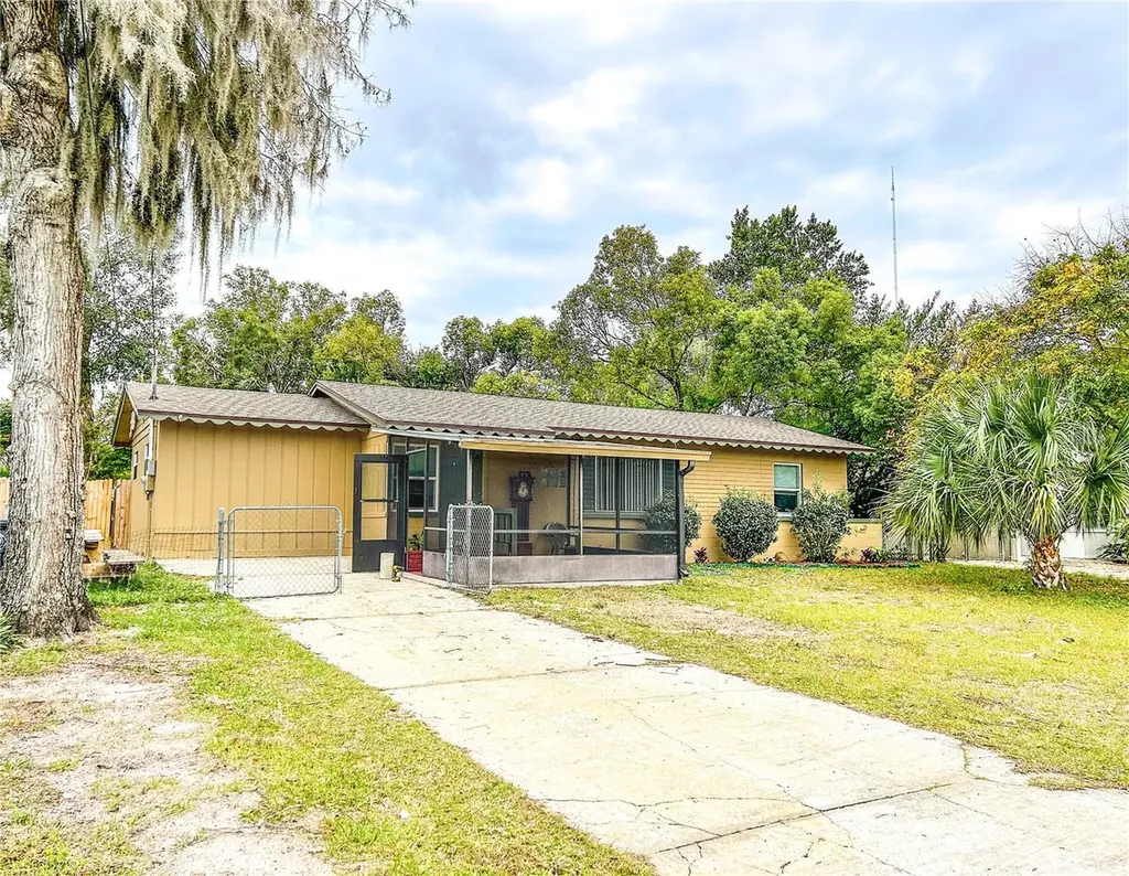 522 Brightwood Avenue Orange City FL 32763