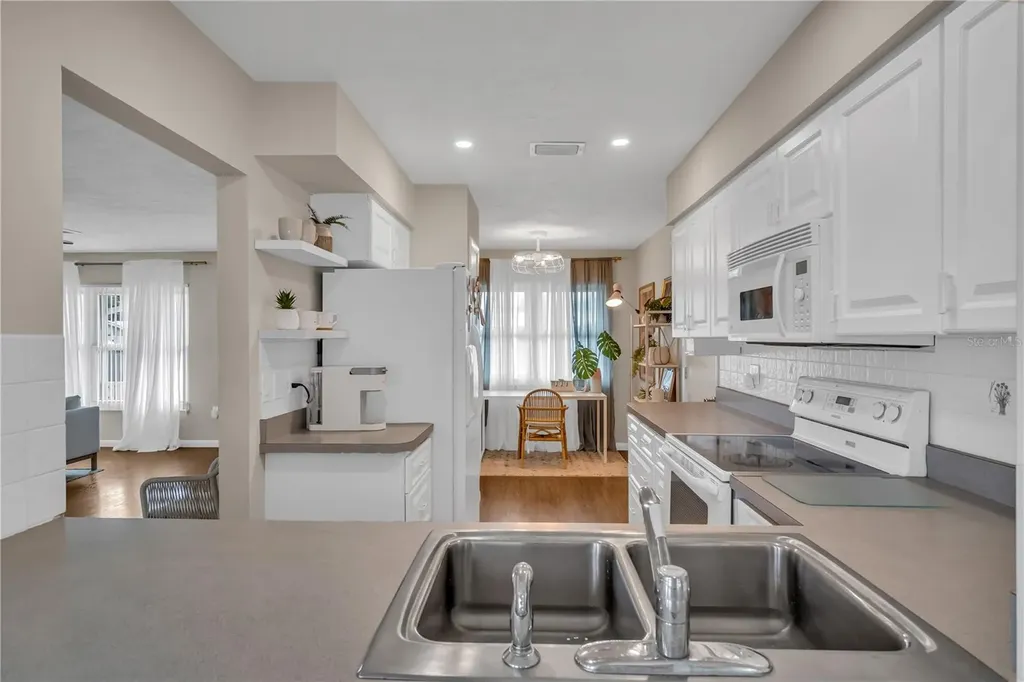2449 Breakwater Circle Sarasota FL 34231