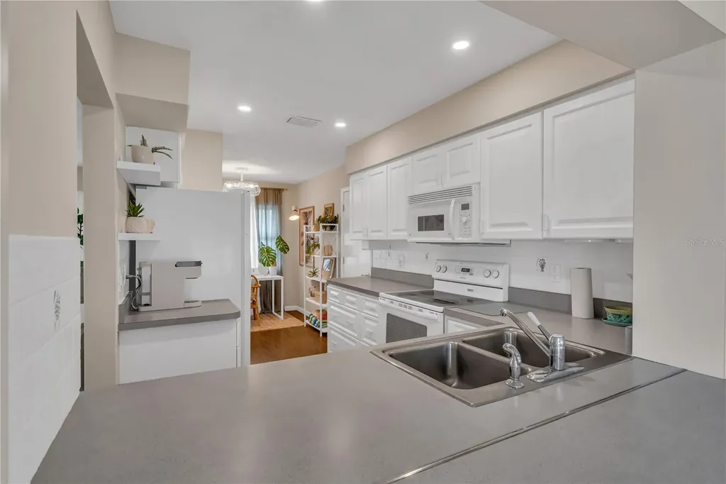 2449 Breakwater Circle Sarasota FL 34231
