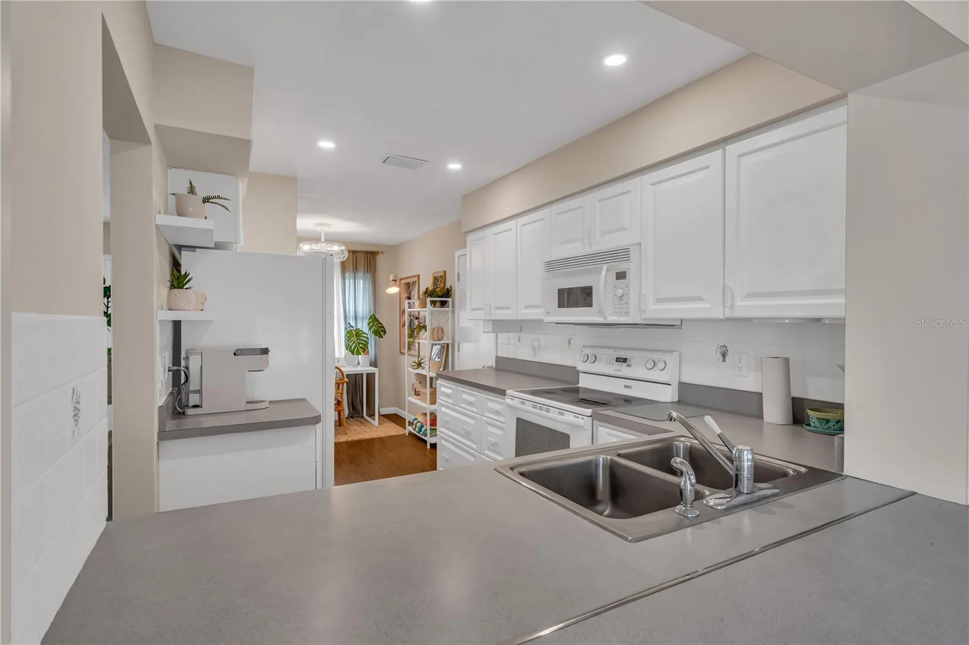 2449 Breakwater Circle Sarasota FL 34231