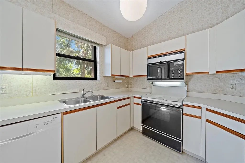 1654 Starling Drive Sarasota FL 34231