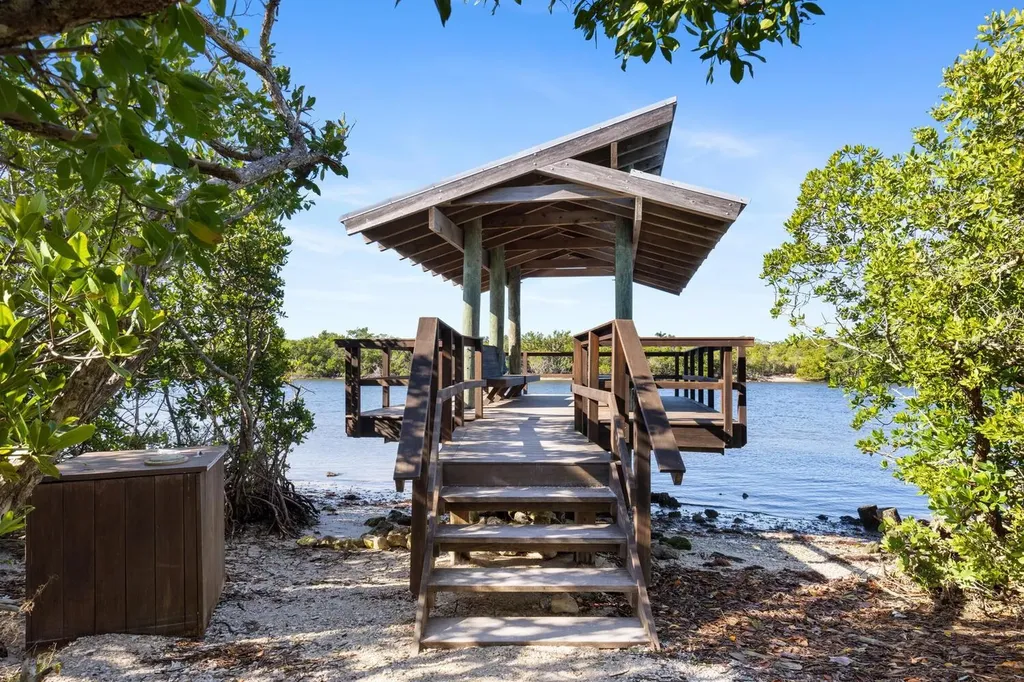 1654 Starling Drive Sarasota FL 34231