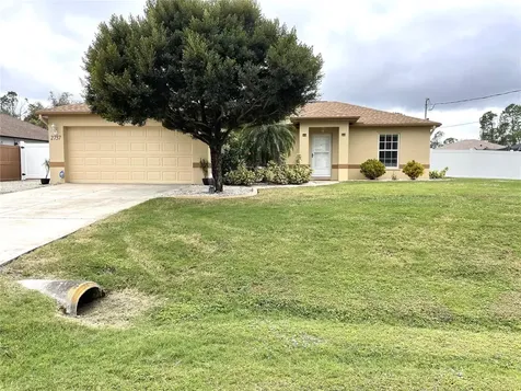2757 Gaspar Avenue North Port FL 34288