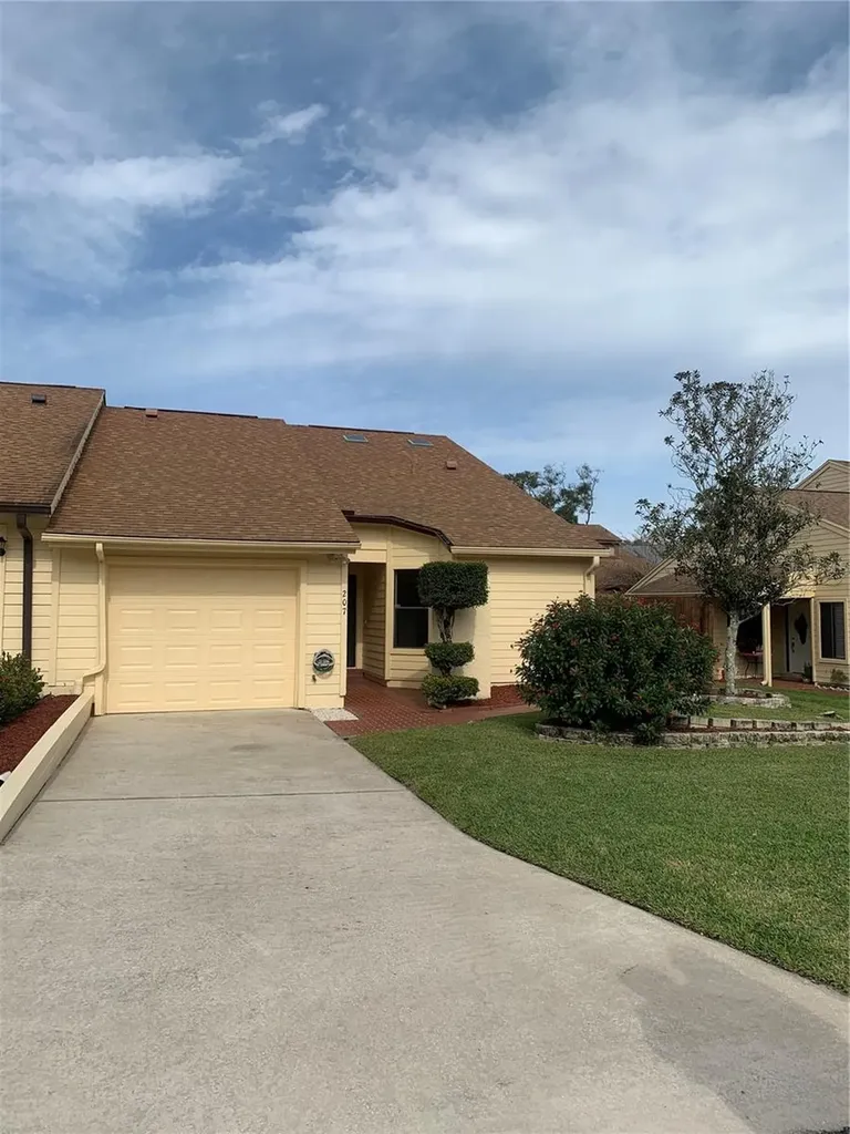 207 Egret Court Altamonte Springs FL 32701