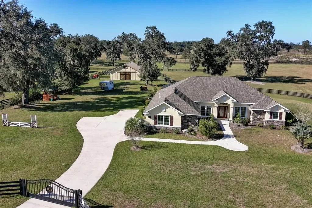 5570 NW 153rd Court Morriston FL 32668
