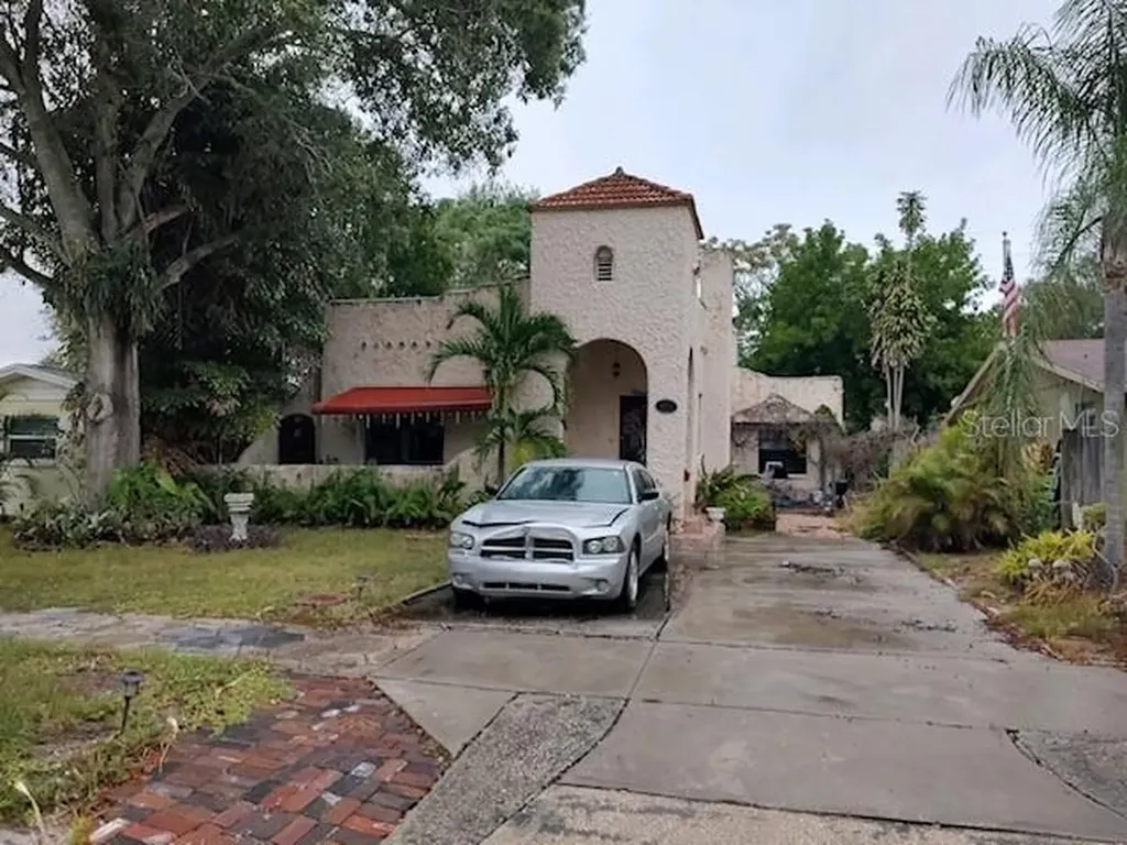 4575 11th Avenue N St Petersburg FL 33713