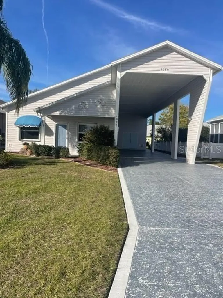 1080 Caravan Loop Polk City FL 33868