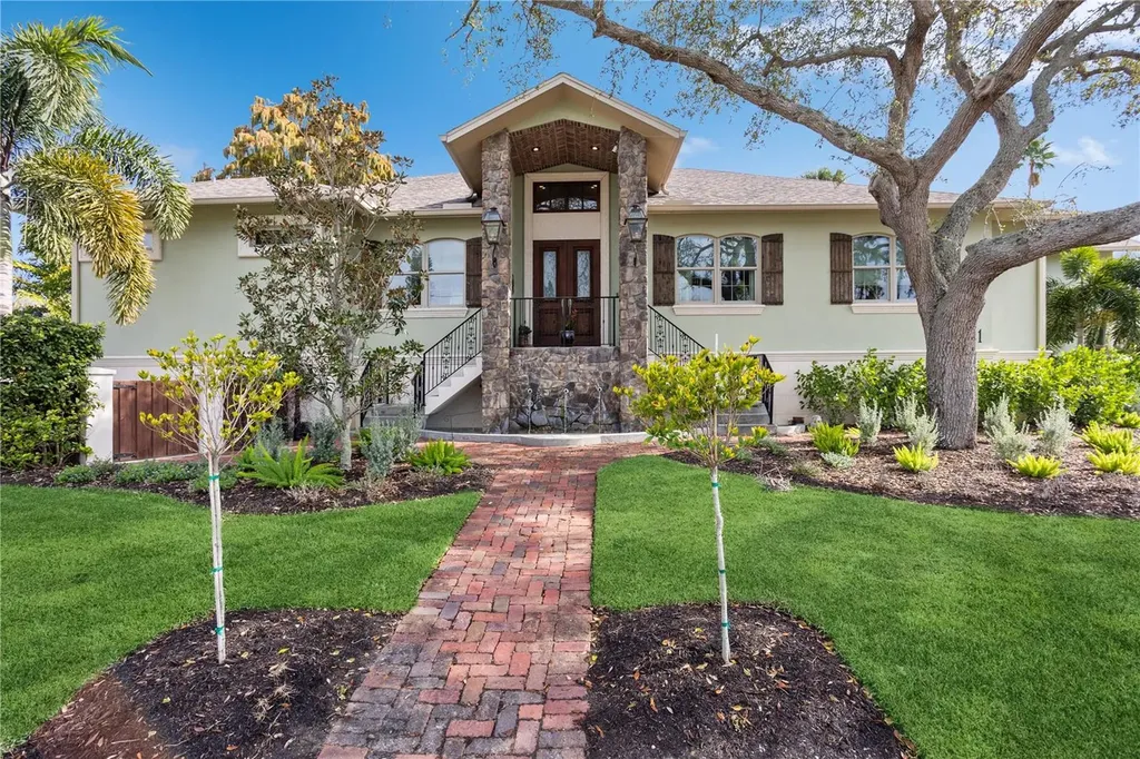 4301 Carson Street NE St Petersburg FL 33703