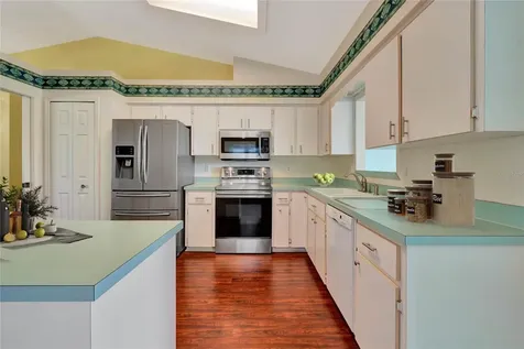 5432 Queen Victoria Drive Leesburg FL 34748