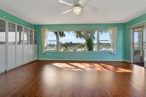 5432 Queen Victoria Drive Leesburg FL 34748