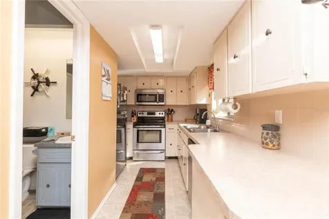 10200 Zebrafinch Avenue Weeki Wachee FL 34614
