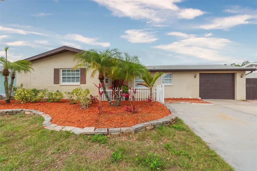 5521 Flora Avenue Holiday FL 34690