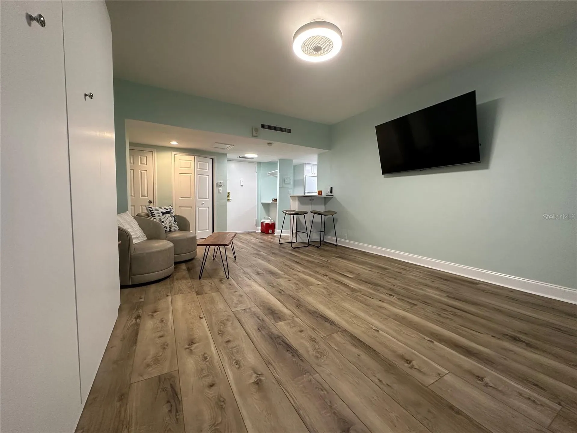 880 Mandalay Avenue Clearwater FL 33767