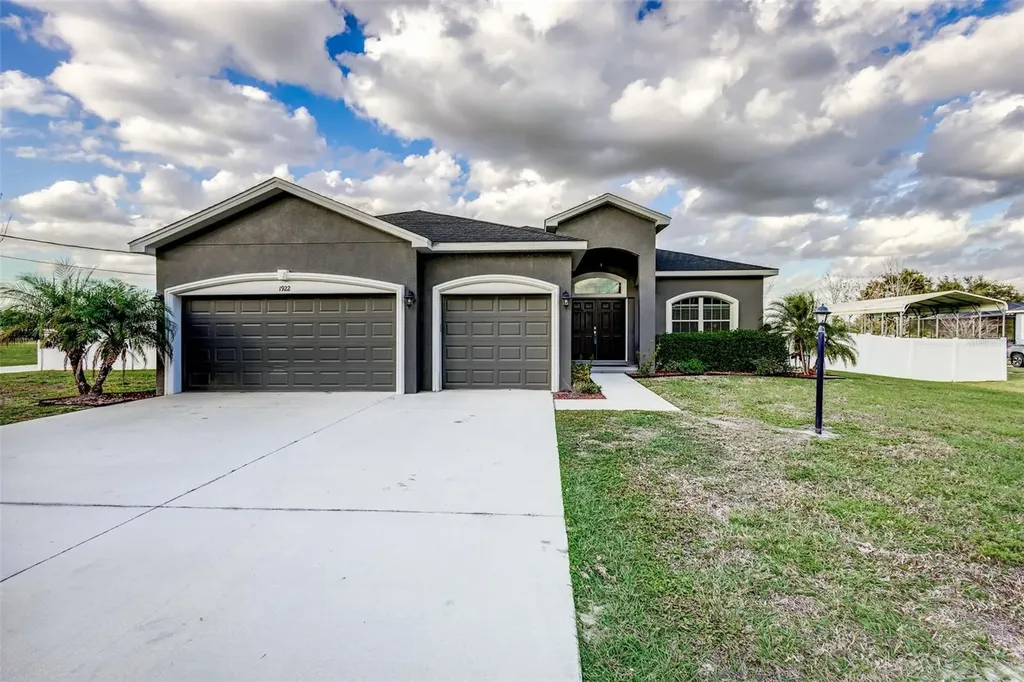 1922 Berry Road Plant City FL 33567