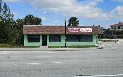 923 Tamiami Trail S Nokomis FL 34275