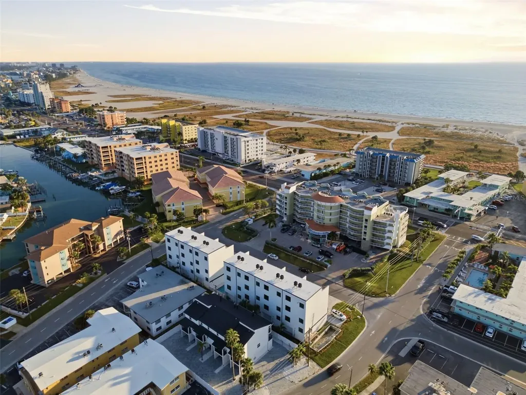 11605 1st Street E Treasure Island FL 33706