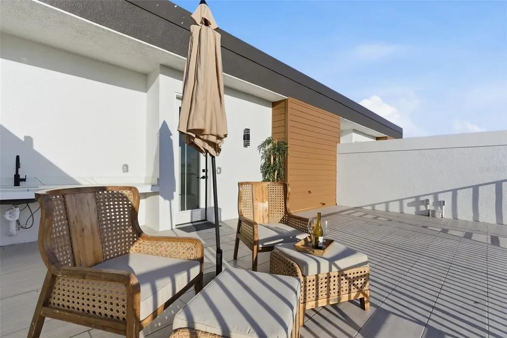 11605 1st Street E Treasure Island FL 33706