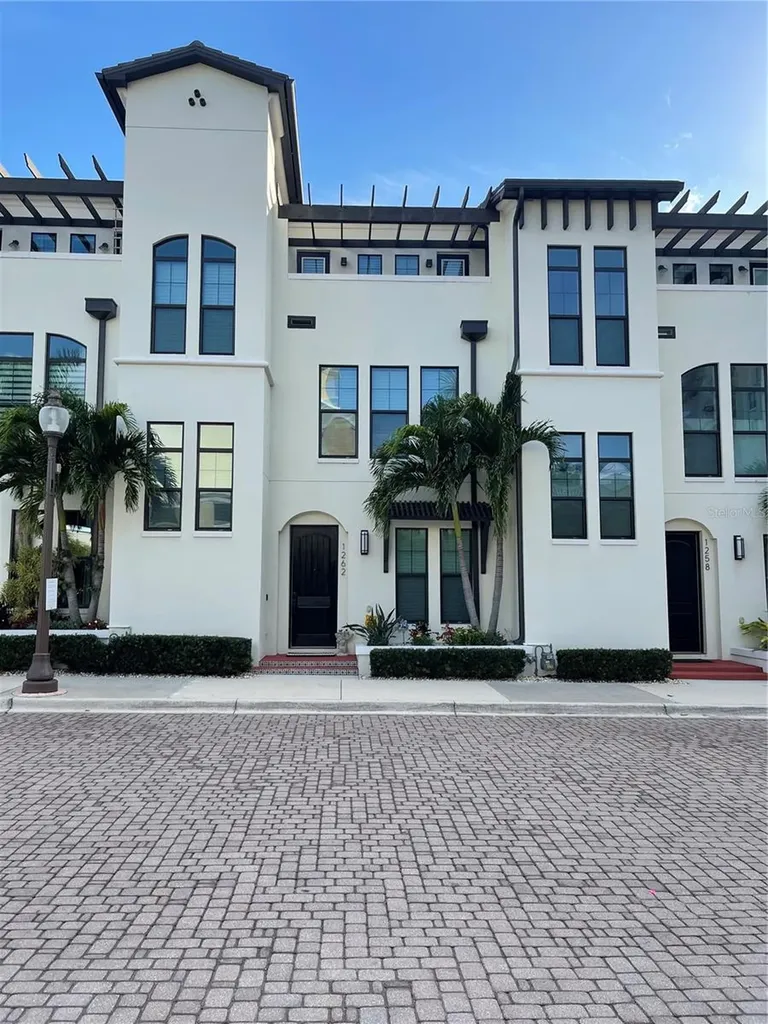 1262 May Lane Sarasota FL 34236