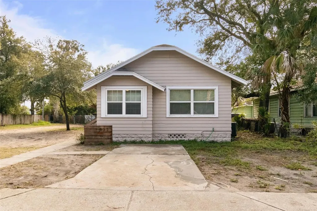 932 11th Avenue S St Petersburg FL 33705