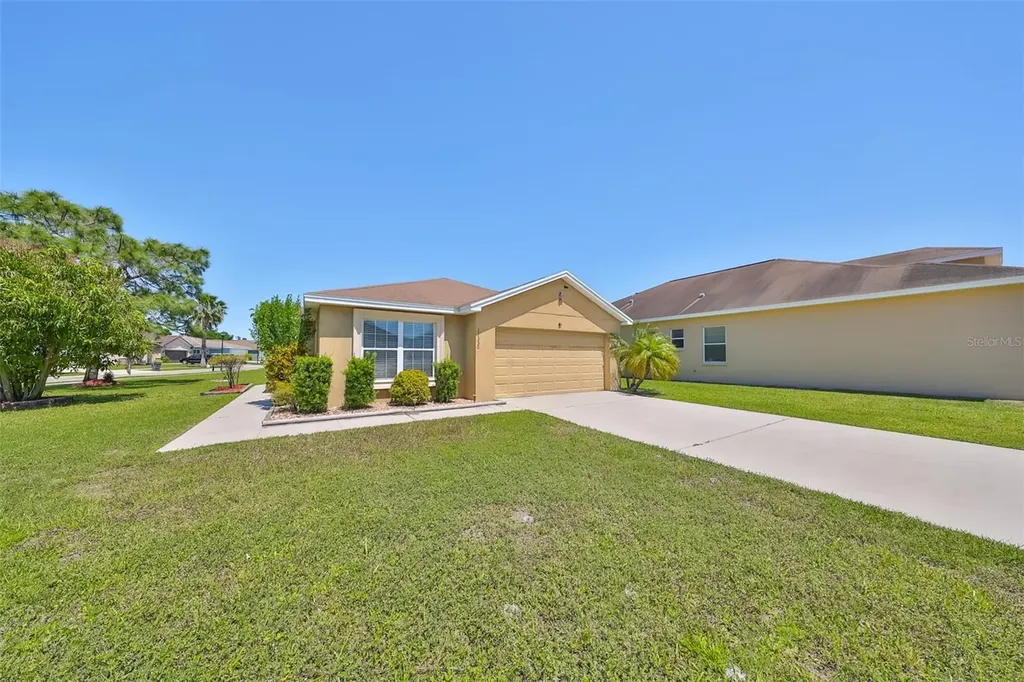 11330 Southwind Lake Drive Gibsonton FL 33534