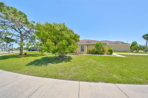11330 Southwind Lake Drive Gibsonton FL 33534