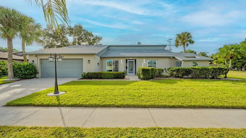 3853 Kingston Boulevard Sarasota FL 34238