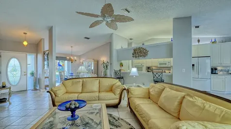 3853 Kingston Boulevard Sarasota FL 34238
