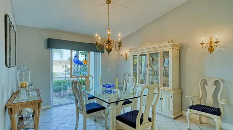 3853 Kingston Boulevard Sarasota FL 34238