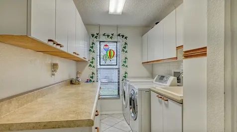 3853 Kingston Boulevard Sarasota FL 34238
