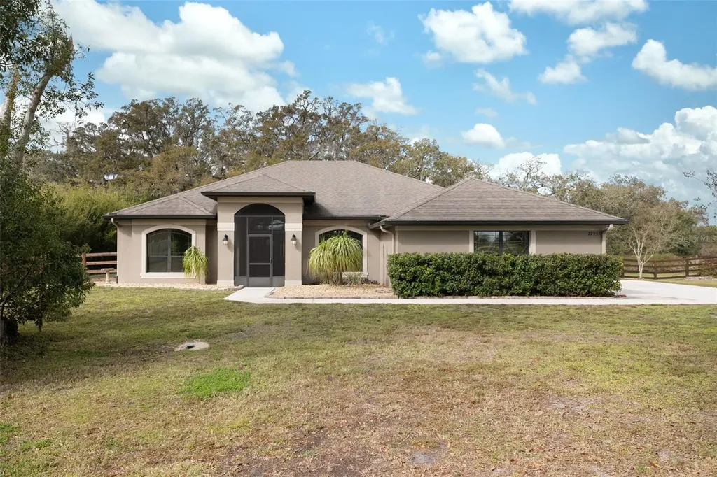 27951 Austin Woods Drive Dade City FL 33525
