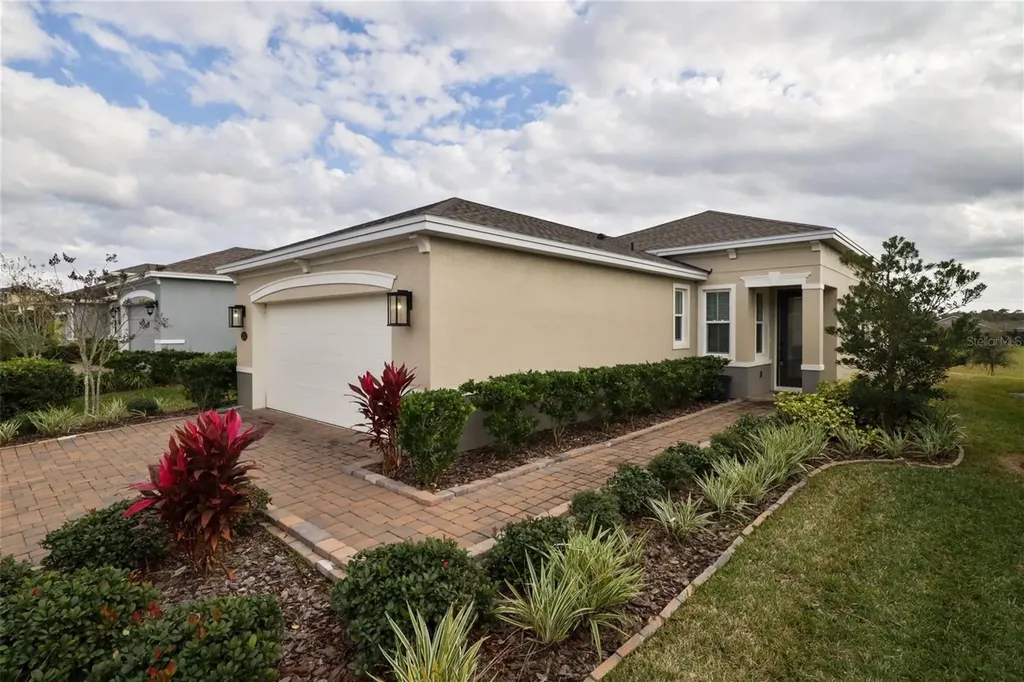 1204 Victoria Hills Drive N Deland FL 32724
