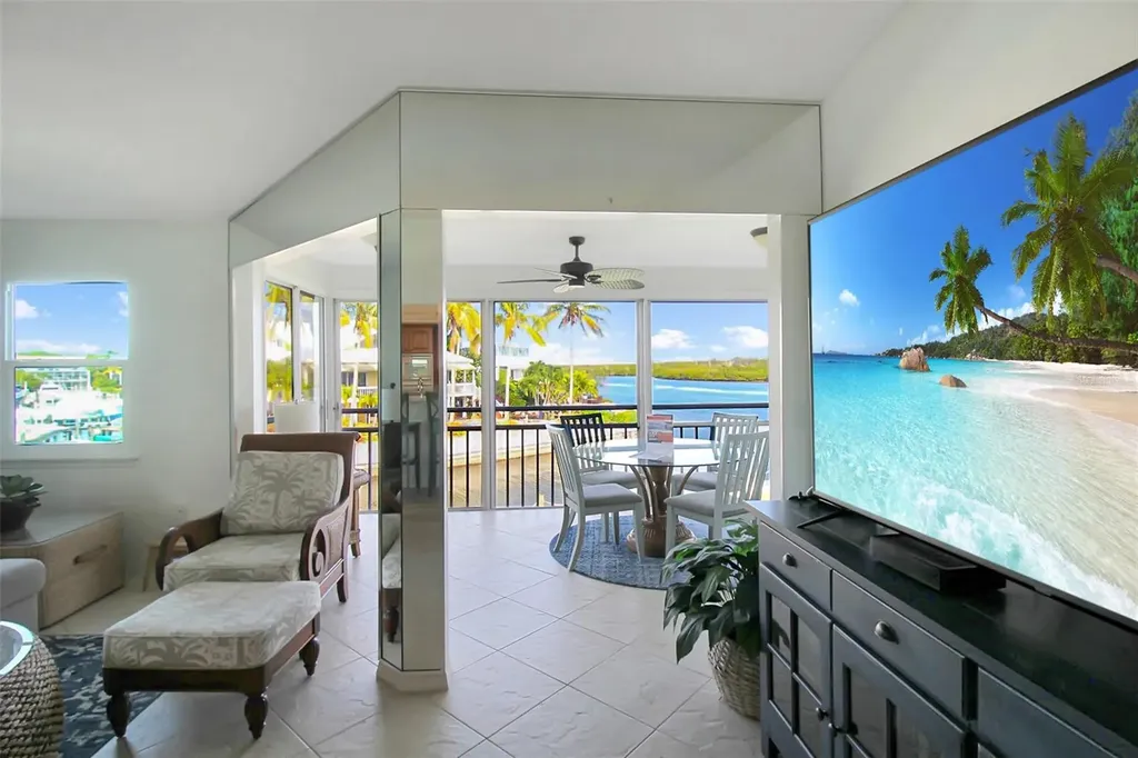 1373 Siesta Bayside Drive Sarasota FL 34242
