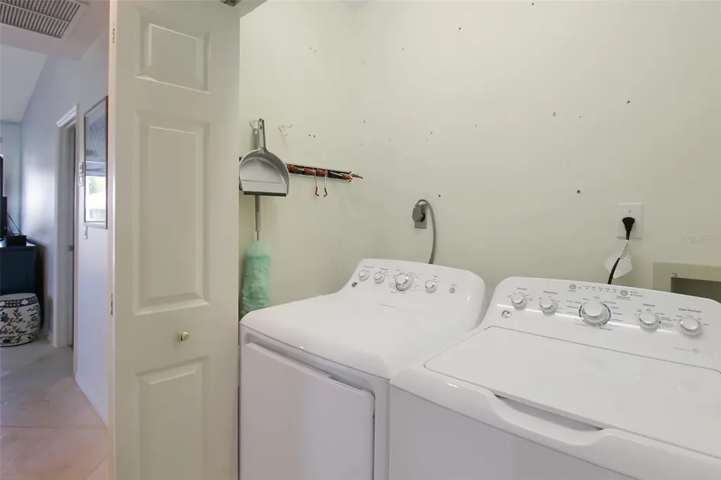 1373 Siesta Bayside Drive Sarasota FL 34242