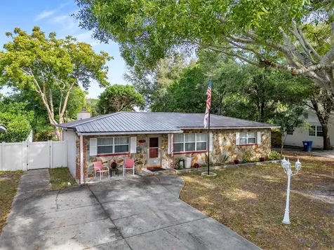 2937 27th Avenue N St Petersburg FL 33713