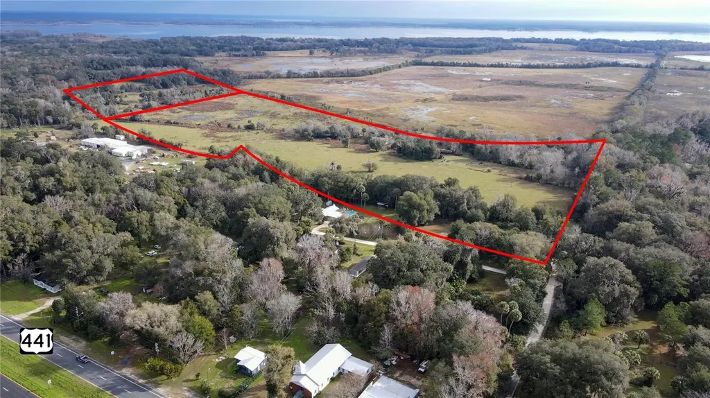 5725 NW 210th Street Micanopy FL 32667