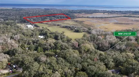 5725 NW 210th Street Micanopy FL 32667