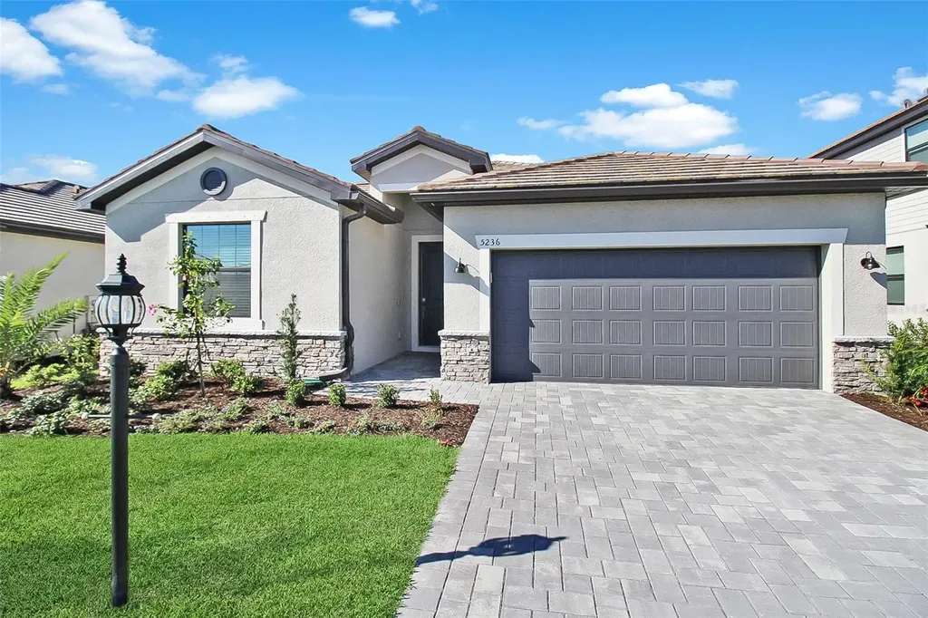 5236 Blue Crush Street Bradenton FL 34211