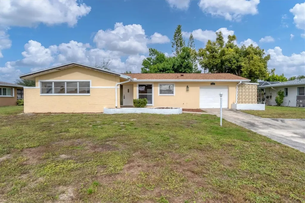 1035 SE 43rd Street Cape Coral FL 33904
