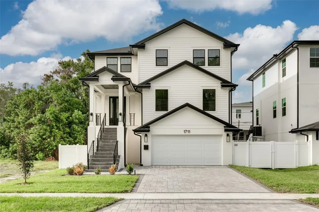 1711 Massachusetts Avenue NE St Petersburg FL 33703
