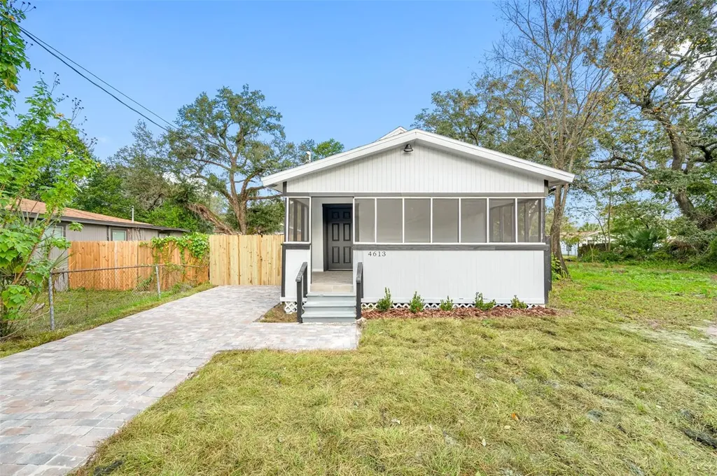 4613 Webster Street Tampa FL 33610