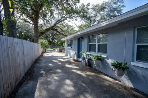 2920 Lindell Avenue Tampa FL 33610