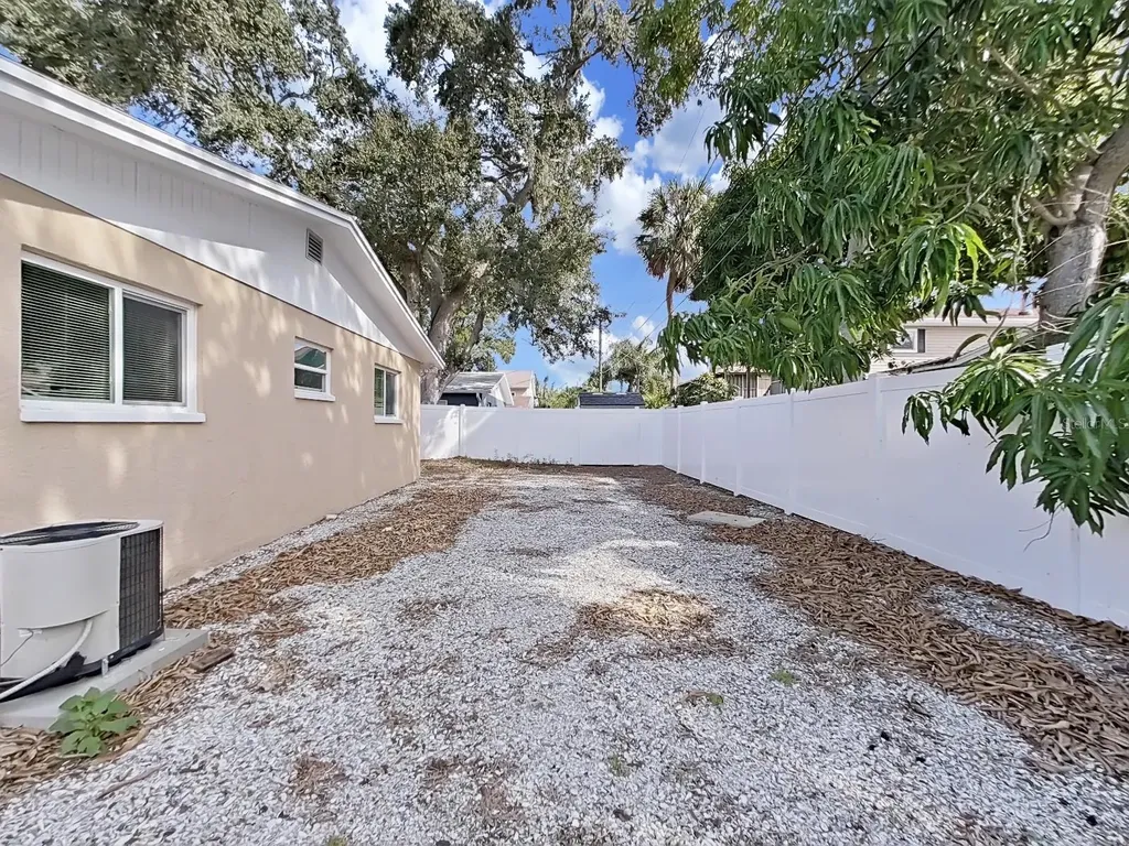 1750 Montana Avenue NE St Petersburg FL 33703