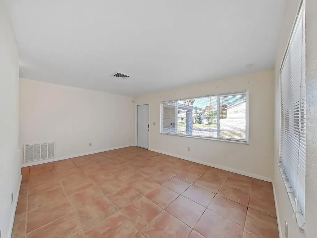 1750 Montana Avenue NE St Petersburg FL 33703