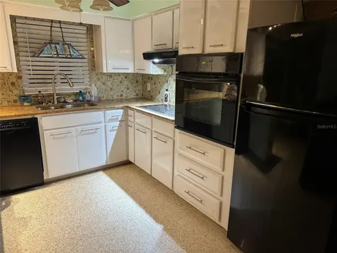 6845 33rd Avenue N St Petersburg FL 33710