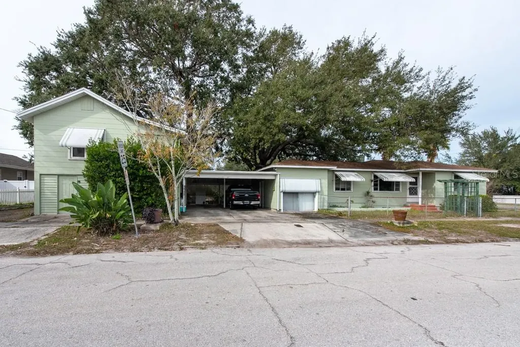 2924 13th Street N St Petersburg FL 33704